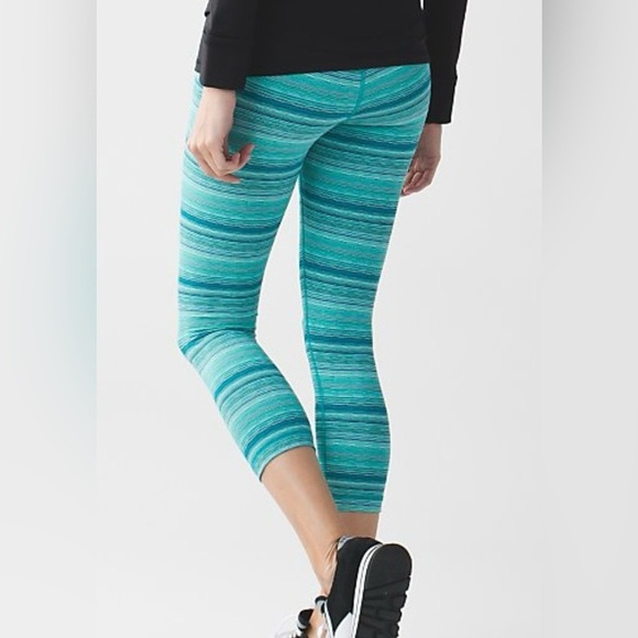 Lululemon Wunder Under Crop High Rise Luxtreme Sz 6 Space Dye Twist Cosmic Blue - Picture 1 of 5